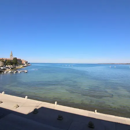 Apartament Traumhafte Lage Im Zentrum Von Nur 200 Meter Zum Mit Meerblick Poreč